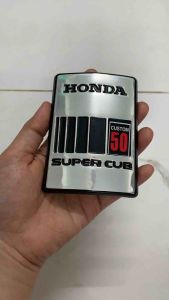 Lô gô nổi mặt nạ trước xe Custom 50 hàng nhập Thái Lan chất lượng cao dành trang trí riêng cho dòng xe này lô gô nổi màu sắc cực đẹp và bền giá bán cực tốt bán lẻ như bán sỉ