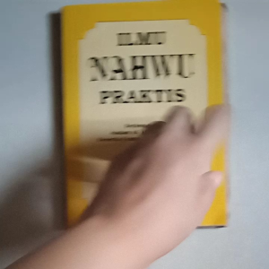 BUKU ILMU NAHWU PRAKTIS TERJEMAHAN MATAN AL JURUMIAH