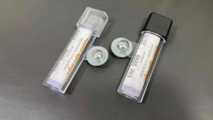 กันน้ำ100% อะคริลิคแคปซูลใส่ พรบ กันน้ำ มี 2 สี