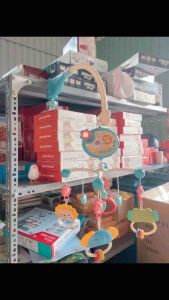 Treo nôi cho bé có nhạc xoay tự động kèm đèn ngủ dễ thương