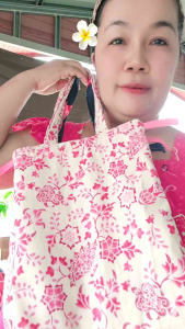 กระเป๋าผ้าเชือกรูด กระเป๋าใส่โทรศัพท์ กระเป๋าคล้องแขน ขนาด 23*28 ซม.