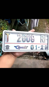 Plat Akrilik Carbon Hologram: Penggunaan dalam Penjualan Online