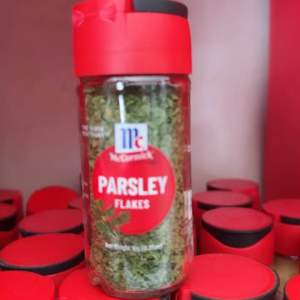 McCormick Parsley Flakes 10g Glass Bottle - Red cap - Green flakes - New look - Same quality