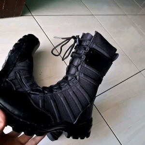 Sepatu Kulit Ninja Hitam: Desain Combat & Outdoor