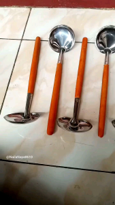 Sinduk Stainless Steel Berkualitas dengan Gagang Kayu