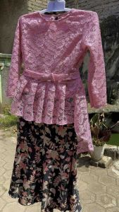 Setelan Baju Kebaya Anak Perempuan Modern Brukat Terkini Lucu Cople Acara Wisuda TK SD SMP Usia 4 Sampai 14 Tahun