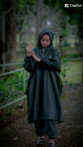 Jas Hujan Ponco Lengan Bahan Karet Anti Rembes Raincoat Motor Bahan PV 0.25 Merek HAZZENDA