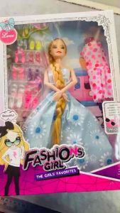 ตุ๊กตา พร้อมรองเท้า ชุดมีหลายสี คละสีชุดส่ง ขนาดกล่อง 32cm ของเล่นเด็ก