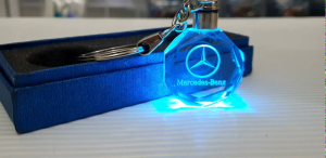 MERCEDES BENZ AMG GLA GLC GLE E S C C200 C180 C250 S400 W212 W211 CAR LOGO LED LIGHT KEYCHAIN