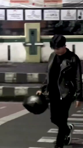 Jaket Ramones Semi Kulit: Jaket Kulit Berkualitas Tinggi untuk Pengendara Motor