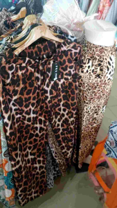 กางเกงลำลองสำหรับสตรี