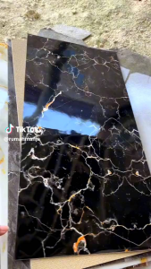 WALLSTIKER VINYL MARBLE DINDING PAKET 5 LEMBAR wallpaper dinding glosy murah granit decorasi high quality