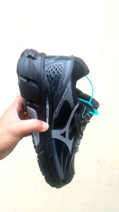 MIZUNO HALLO MIX SEPATU VOLLY PRIA GREY BROWN