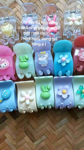 Combo 02 kẹp càng cua 5 răng nhựa đẹp gắn charm cute ( mẫu ngẫu nhiên )