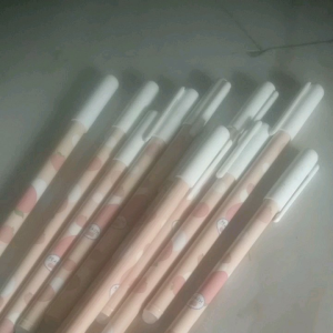 Pulpen Gel Warna Hitam 0.5 mm Ajaib Bisa Dihapus