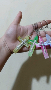 GANTUNGAN KUNCI SALIB YESUS MOTIF MARMER SOUVENIR PASKAH