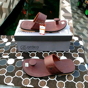sandal pria bahan kulit sapi kwalitas premium terbaru kekinian