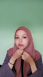 Hijab Segi Empat Paris Jadul Varisha Red Rose Bintang Bulan Azara Kerudung Segi Empat Paris Jadul LEMBUT HALUS