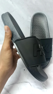 sandal slop pria dan wanita Hoka full black sendal karet
