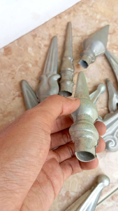 Ornamen tombak keraton besi plat