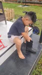 Sepatu Boots Anak Polos Warna bahan karet halus Karet Field Trip / bots anak – HMY01