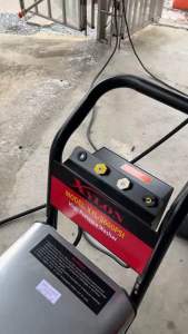 เครื่องฉีดน้ําแรงดันสูง 180 บาร์ 5HP/220V มีฝาครอบ High Pressure Washer with Cover ยี่ห้อ XYLON รุ่น XYL-2600PSI