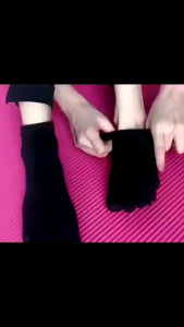 BELLINO - Kaos Kaki Yoga Senam Pilates Ballet Gym Open Finger Import Kaos Kaki Wanita 5 Jari Anti Licin Model Jari Terbuka Kaus Kaki Cewek Yoga Anti Slip Jari Terpisah Kos Kaki