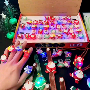 Hộp 50 Chiếc Nhẫn Giáng Sinh Có Đèn Phát Sáng