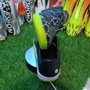 SEPATU FUTSAL DEWASA SPECS SPIDER: KUALITAS & DAYA TAHAN