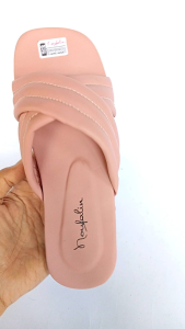 Sandal Wanita Teplek Pluffy & Model Terbaru Sendal Flat Cewek