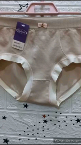 Celana Dalam Wanita Laikadi 669/667 Rajut Tanpa Jahitan Samping Size L