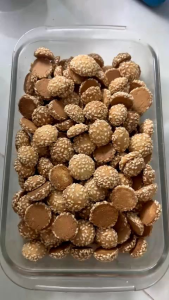 Bánh Nhện Mè Tuổi Thơ