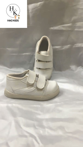 Sepatu sneaker anak laki laki / perempuan putih trendy
