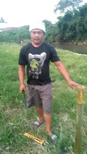 Golok multi pungsi bambu dan kayu