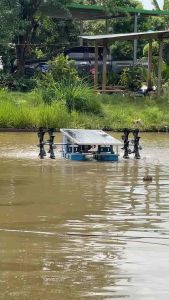 กังหันน้ำตีน้ำ เครื่องบำบัดน้ำเสีย พลังงานแสงอาทิตย์100% เครื่องเพิ่มออกซิเจนในน้ำ กังหันตีน้ำ500W4ใบพัด รุ่นสุดคุ้ม