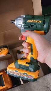 Jadever บล็อกกระแทกไร้สาย ไร้แปรงถ่าน 20v ขนาด1/2นิ้ว แรงบิด300NM