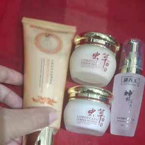 PROMO YU CHUN MEI  PAKET 4 IN 1 dg sabun gold.