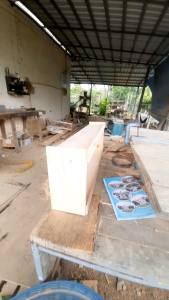 ชั้นไม้วางแยมวางท๊อบปิ้ในร้านยาว 50 ซม