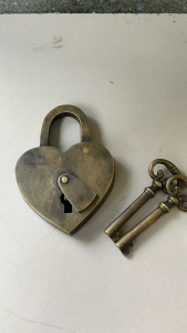 Gembok Kunci Pintu Rumah Kuningan Antik Motif Love 1 pcs