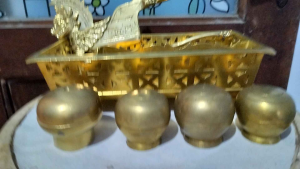 Pajangan tepak sirih ada roda lengkap dengan kacip nya