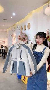 {Size đại }ÁO GIÓ 2 LỚP LÓT LƯỚI BÉ TRAI PHONG CÁCH THỂ THAO - MÀU BE XÁM
