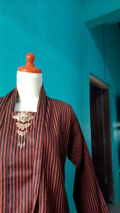 Set Kebaya Lurik: Kebaya Tradisional Indonesia Untuk Acara Formal