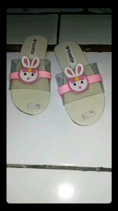 Sandal Model Kokop Anak Wanita Cantik Perempuan Terbaru Krem COD Bayar Ditempat Real Pick
