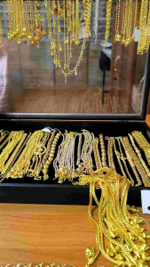 InspireJewelry สร้อยข้อมือ น่ารักๆ สีทอง ทองตอกลาย งานแฟชั่น