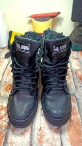 Sepatu Boot PALLADIUM Black Leather 375 - 235cm (Second)