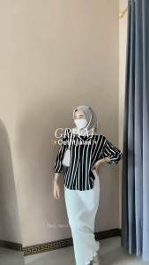 Kemeja Blouse Jumbo Fuxii: Desain Elegan & Nyaman