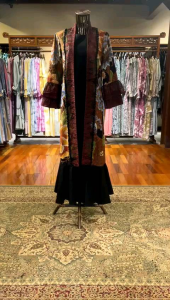 Abaya Viscos Renda Payet: Busana Muslim Modis Modern Untuk Pesta Kondangan