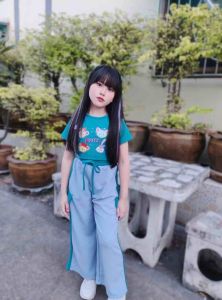 ชุดเซ็ทเสื้อกางเกงคาร์โก้แถบข้าง 2 ชิ้น สกรีนการ์ตูนตรงอก