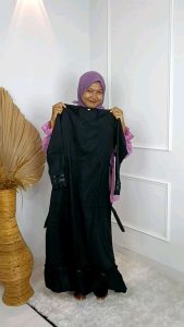 Gamis Hitam Tanggung Syari Casual dari Bahan Kain Terbaik