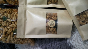 Kacang bawang goreng super besar rasa daun jeruk 250 GRAM